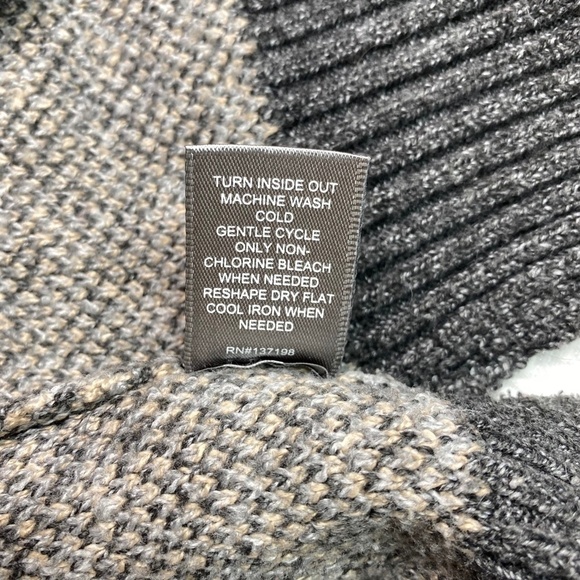 MARLED REUNITED CLOTHING Beige Gray Animal Print Turtleneck Pullover Sweater XS - Picture 7 of 8